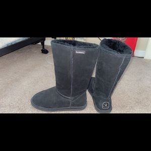Ugg boots; high length; never used; good condition